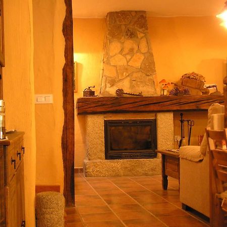 Hostal Rural Las Cuatro Calles San Martín del Pimpollar Εξωτερικό φωτογραφία