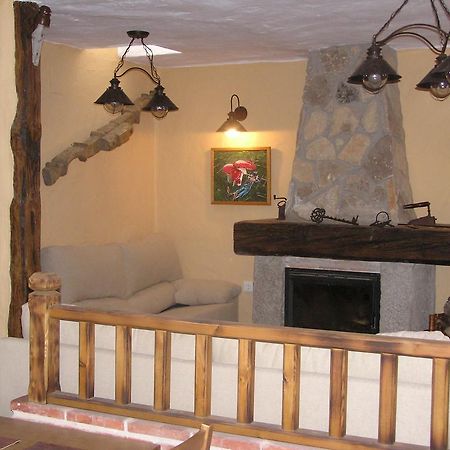 Hostal Rural Las Cuatro Calles San Martín del Pimpollar Εξωτερικό φωτογραφία