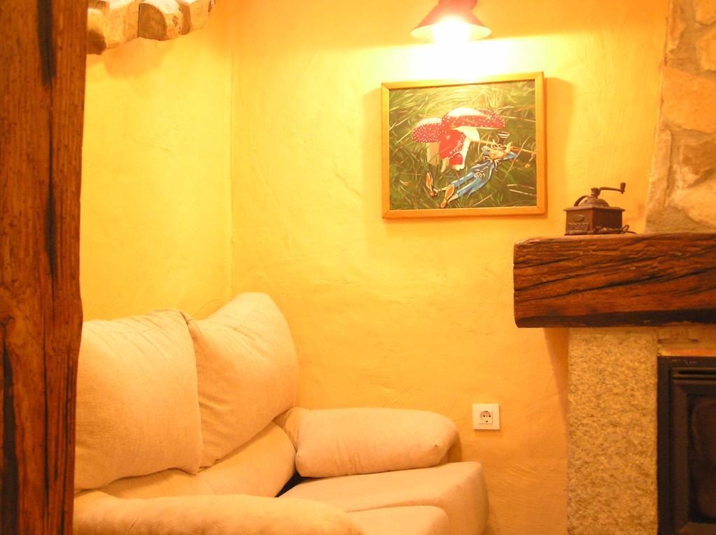 Hostal Rural Las Cuatro Calles San Martín del Pimpollar Εξωτερικό φωτογραφία